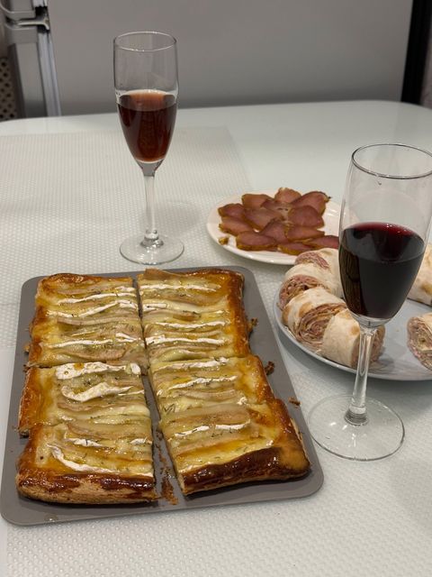 Груша с камамбером